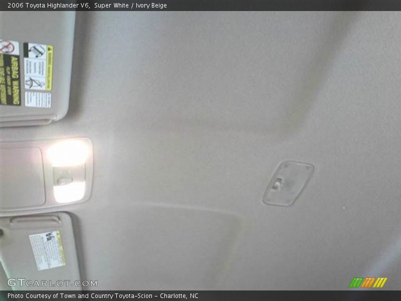 Super White / Ivory Beige 2006 Toyota Highlander V6