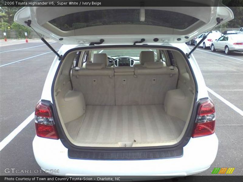 Super White / Ivory Beige 2006 Toyota Highlander V6