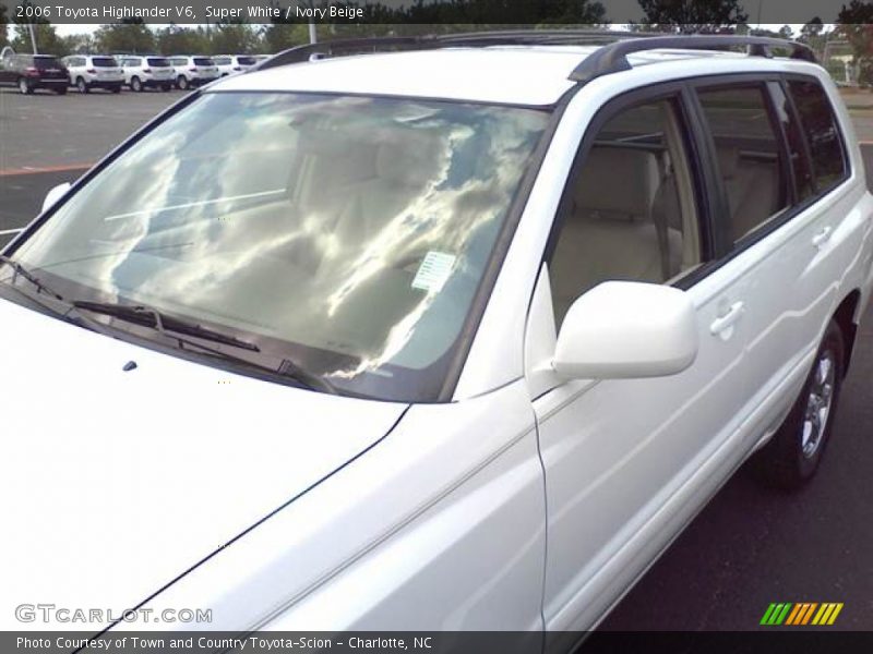 Super White / Ivory Beige 2006 Toyota Highlander V6