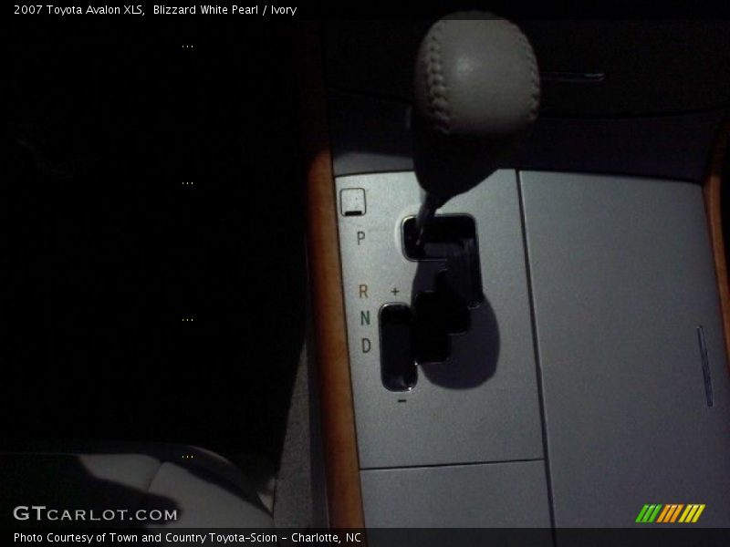 Blizzard White Pearl / Ivory 2007 Toyota Avalon XLS