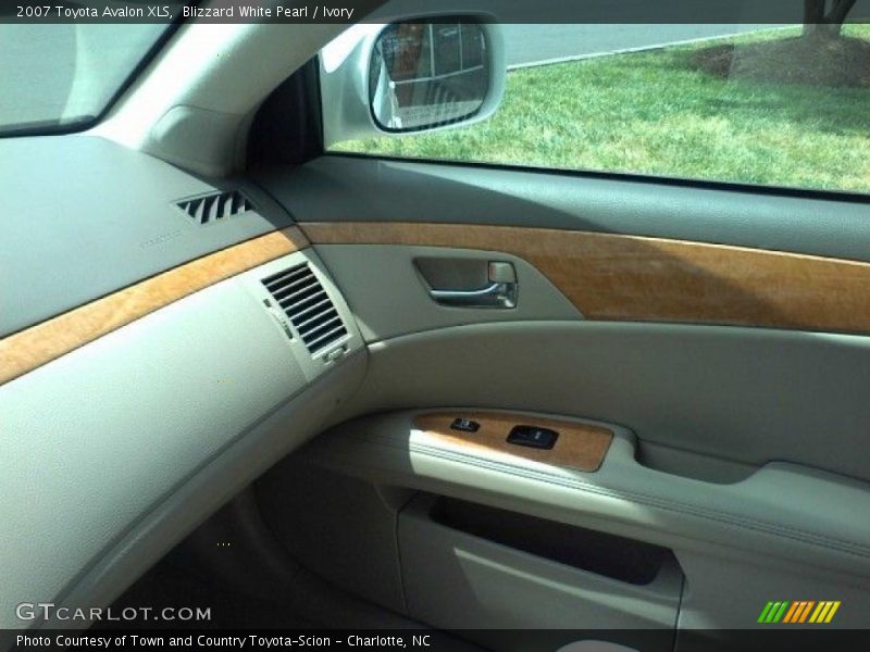 Blizzard White Pearl / Ivory 2007 Toyota Avalon XLS