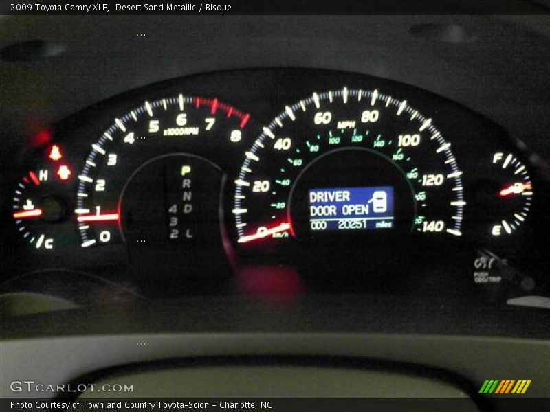 Desert Sand Metallic / Bisque 2009 Toyota Camry XLE