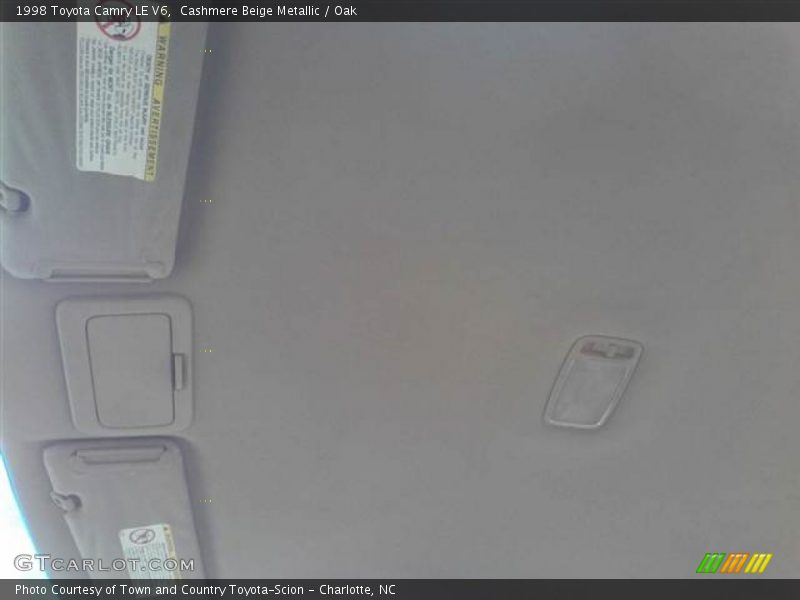 Cashmere Beige Metallic / Oak 1998 Toyota Camry LE V6