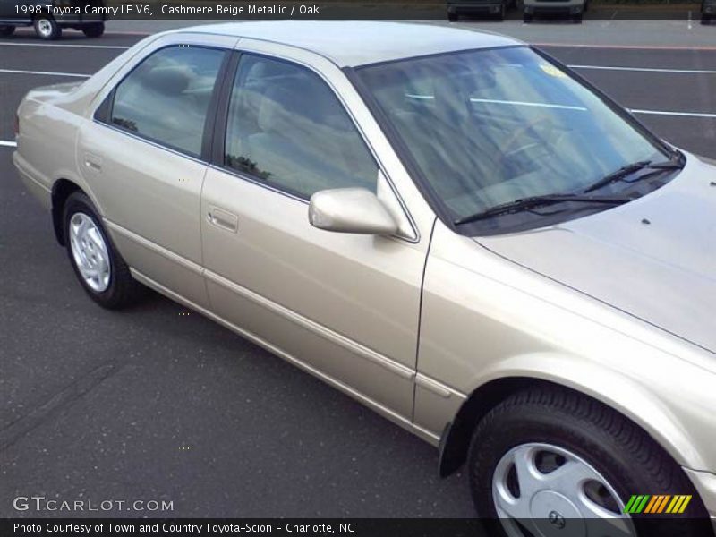 Cashmere Beige Metallic / Oak 1998 Toyota Camry LE V6