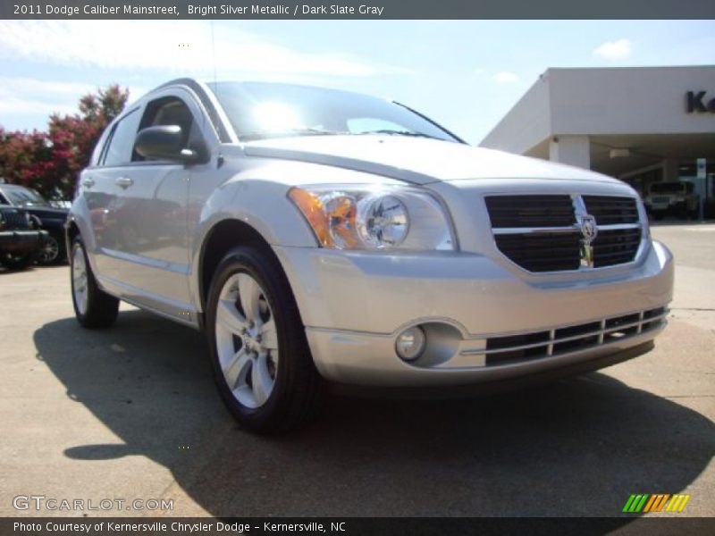 Bright Silver Metallic / Dark Slate Gray 2011 Dodge Caliber Mainstreet