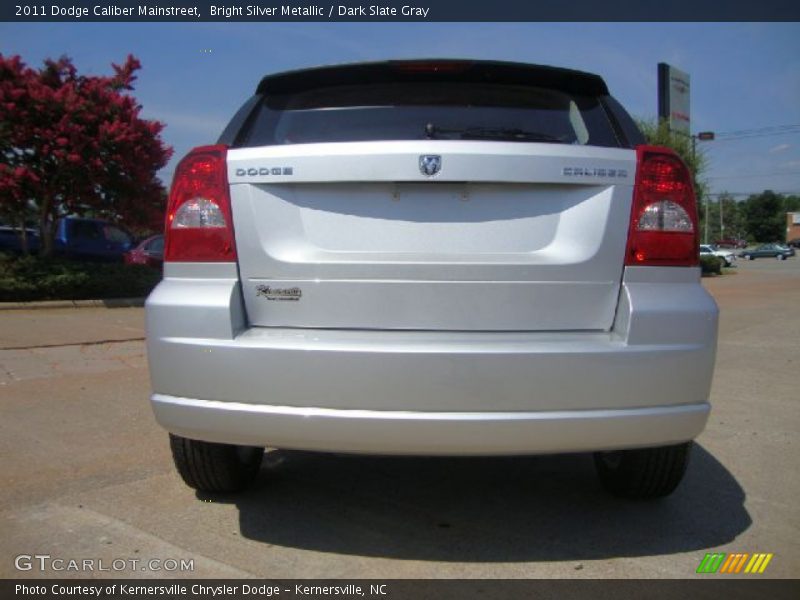 Bright Silver Metallic / Dark Slate Gray 2011 Dodge Caliber Mainstreet
