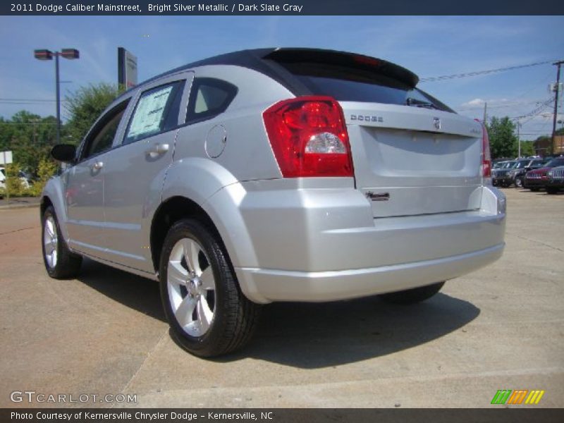 Bright Silver Metallic / Dark Slate Gray 2011 Dodge Caliber Mainstreet