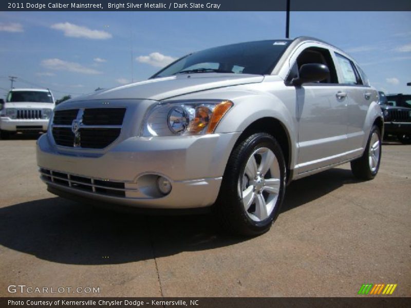 Bright Silver Metallic / Dark Slate Gray 2011 Dodge Caliber Mainstreet