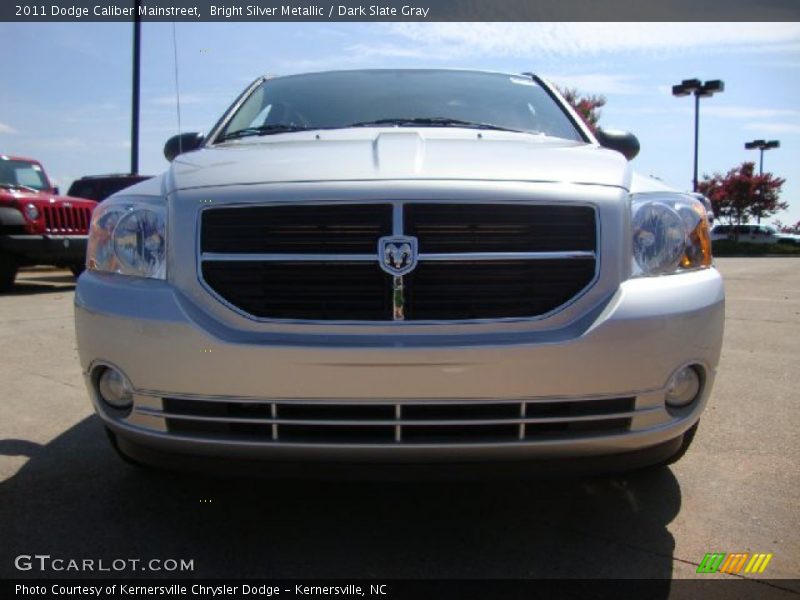 Bright Silver Metallic / Dark Slate Gray 2011 Dodge Caliber Mainstreet