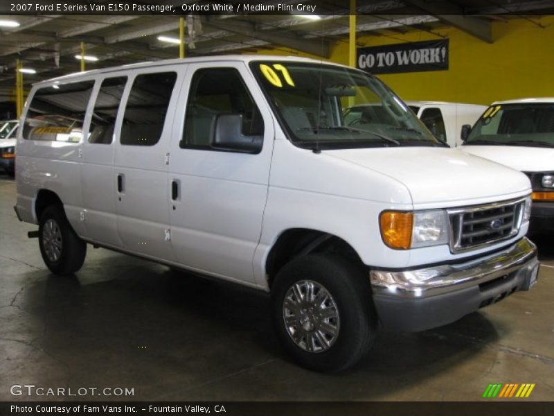 Oxford White / Medium Flint Grey 2007 Ford E Series Van E150 Passenger