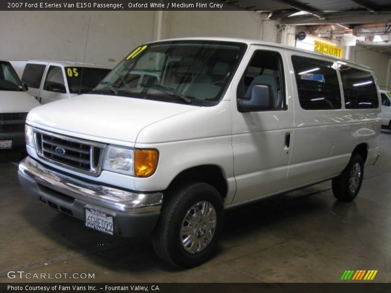Oxford White / Medium Flint Grey 2007 Ford E Series Van E150 Passenger
