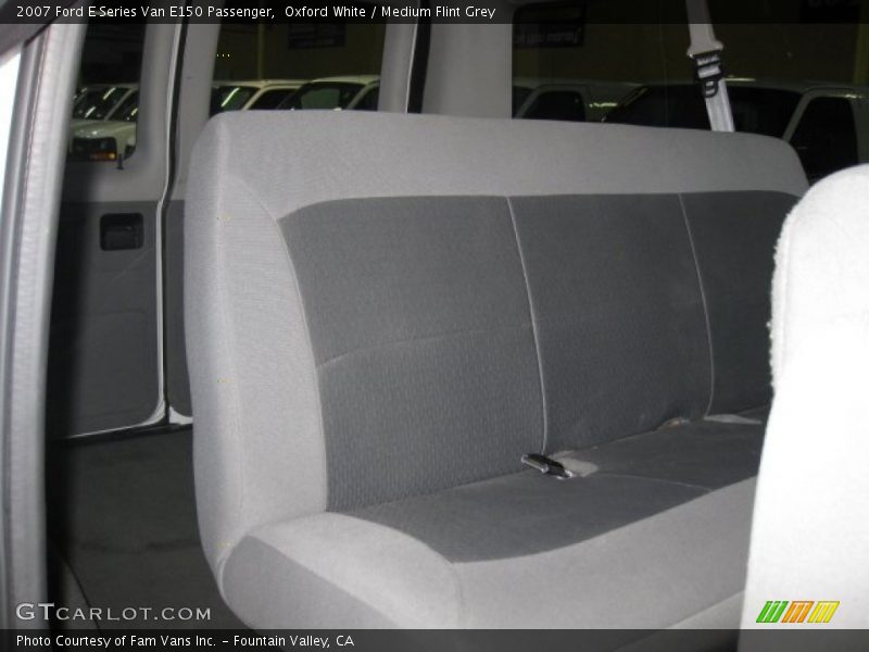 Oxford White / Medium Flint Grey 2007 Ford E Series Van E150 Passenger