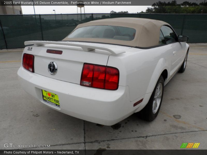 Performance White / Medium Parchment 2005 Ford Mustang V6 Deluxe Convertible