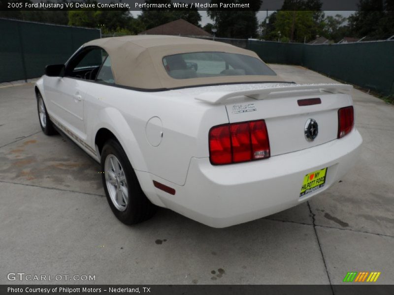 Performance White / Medium Parchment 2005 Ford Mustang V6 Deluxe Convertible