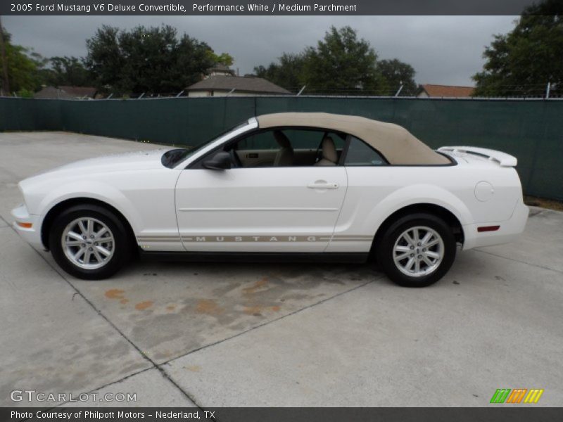 Performance White / Medium Parchment 2005 Ford Mustang V6 Deluxe Convertible
