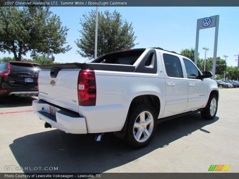 Summit White / Ebony/Light Cashmere 2007 Chevrolet Avalanche LTZ