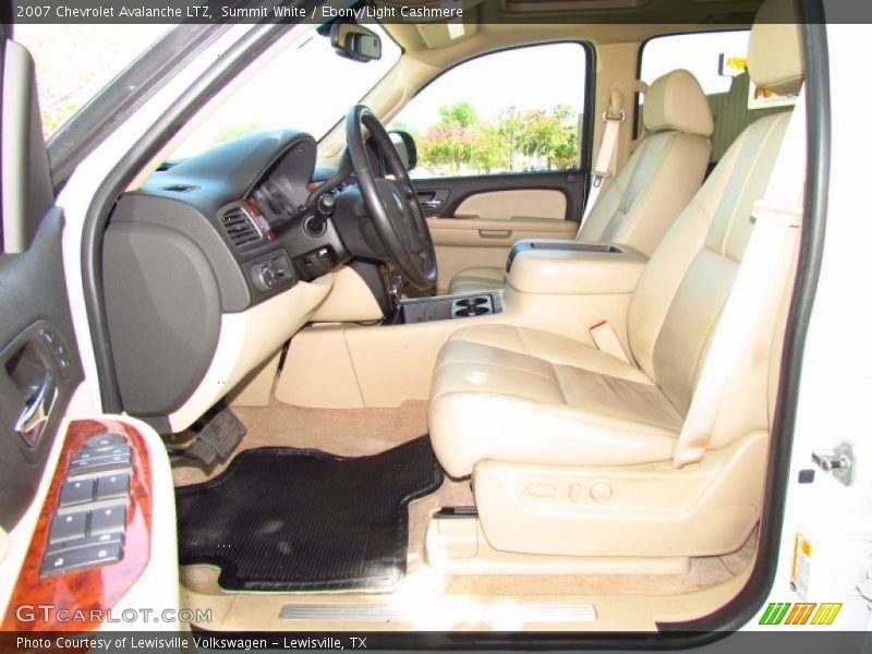 Summit White / Ebony/Light Cashmere 2007 Chevrolet Avalanche LTZ
