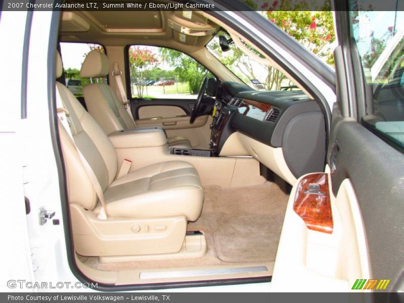 Summit White / Ebony/Light Cashmere 2007 Chevrolet Avalanche LTZ