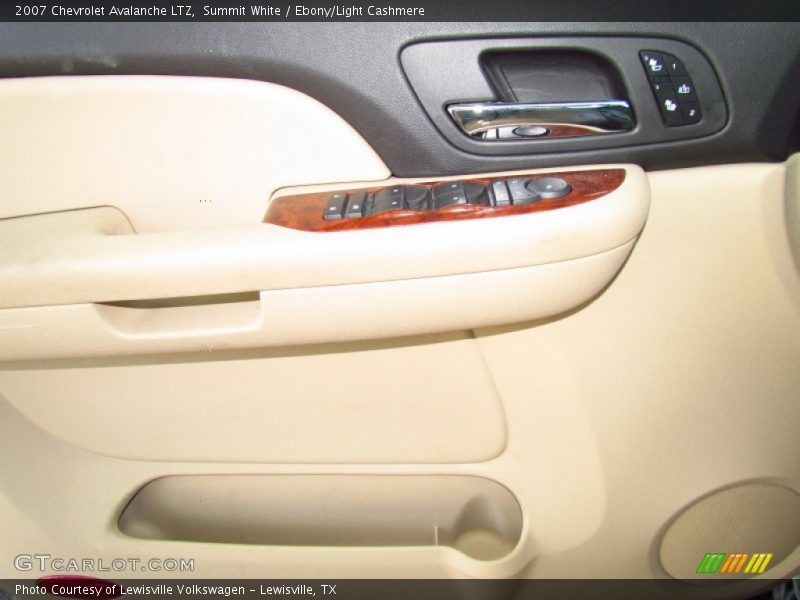 Summit White / Ebony/Light Cashmere 2007 Chevrolet Avalanche LTZ