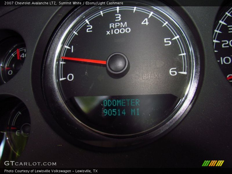 Summit White / Ebony/Light Cashmere 2007 Chevrolet Avalanche LTZ
