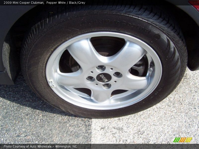 Pepper White / Black/Grey 2009 Mini Cooper Clubman