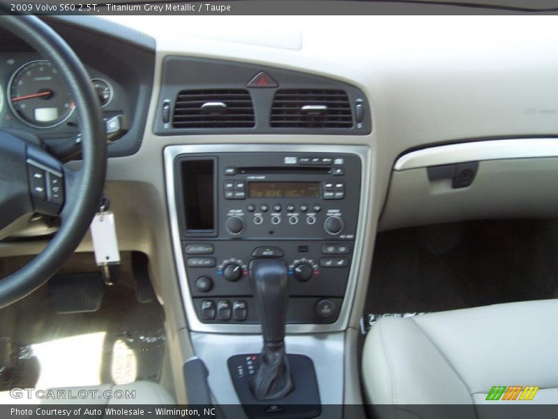 Titanium Grey Metallic / Taupe 2009 Volvo S60 2.5T