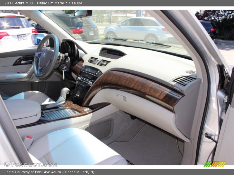 Dashboard of 2011 MDX 
