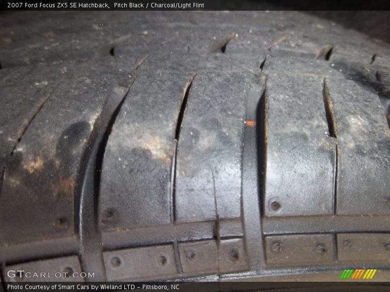 Pitch Black / Charcoal/Light Flint 2007 Ford Focus ZX5 SE Hatchback