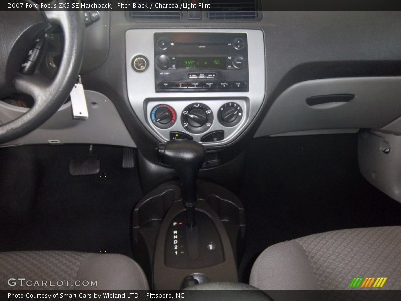 Pitch Black / Charcoal/Light Flint 2007 Ford Focus ZX5 SE Hatchback