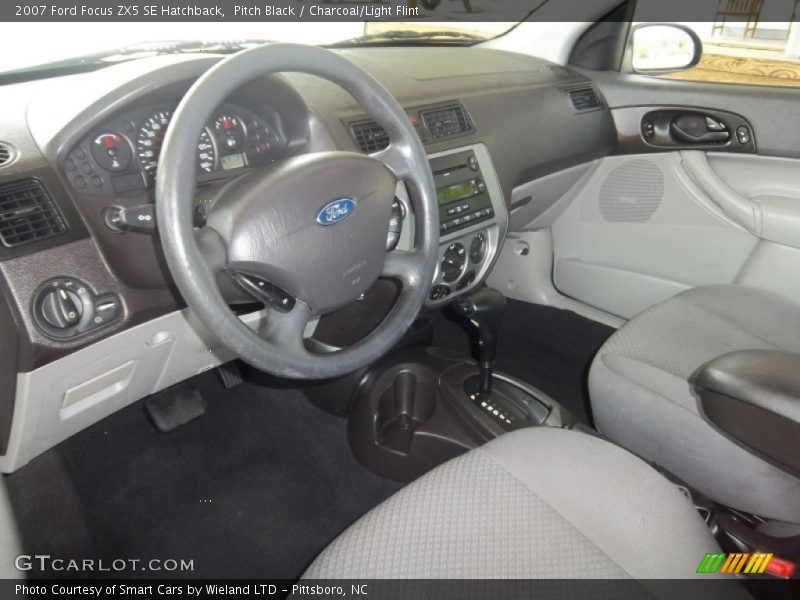 Pitch Black / Charcoal/Light Flint 2007 Ford Focus ZX5 SE Hatchback