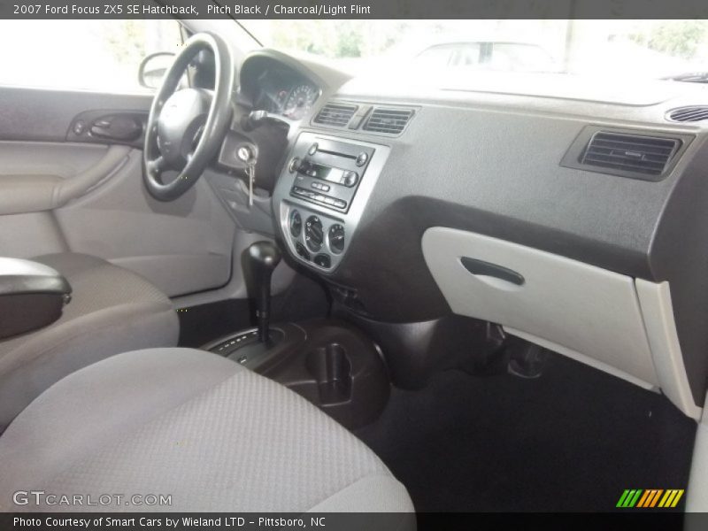Pitch Black / Charcoal/Light Flint 2007 Ford Focus ZX5 SE Hatchback