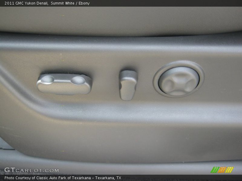 Summit White / Ebony 2011 GMC Yukon Denali