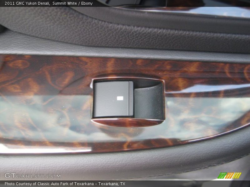Summit White / Ebony 2011 GMC Yukon Denali