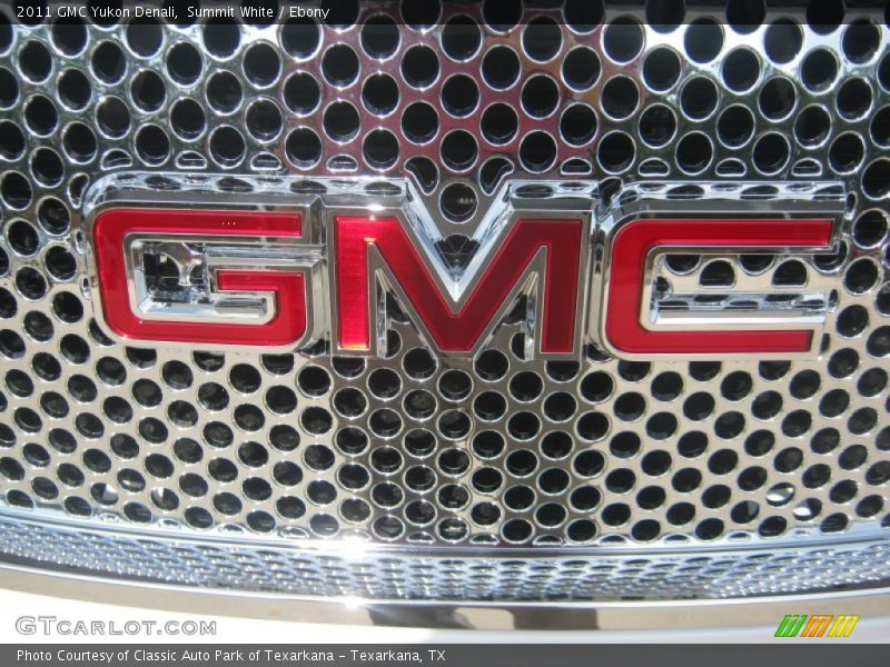 Summit White / Ebony 2011 GMC Yukon Denali