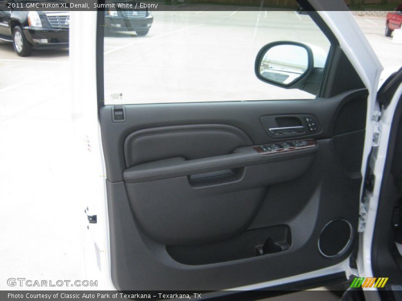 Summit White / Ebony 2011 GMC Yukon XL Denali
