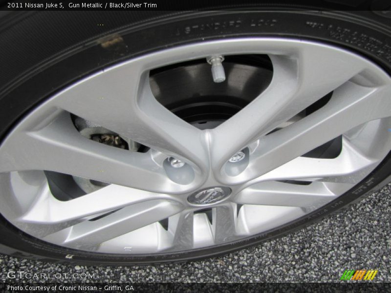 Gun Metallic / Black/Silver Trim 2011 Nissan Juke S