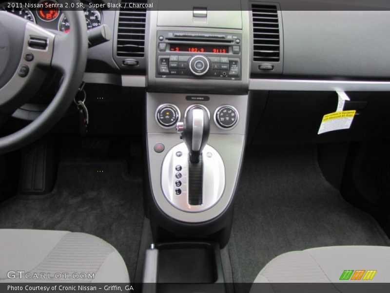 Super Black / Charcoal 2011 Nissan Sentra 2.0 SR