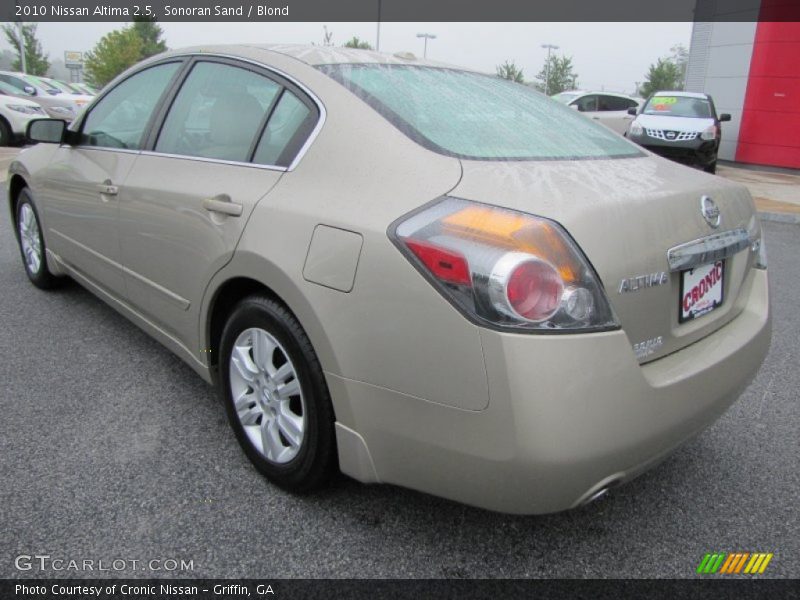Sonoran Sand / Blond 2010 Nissan Altima 2.5