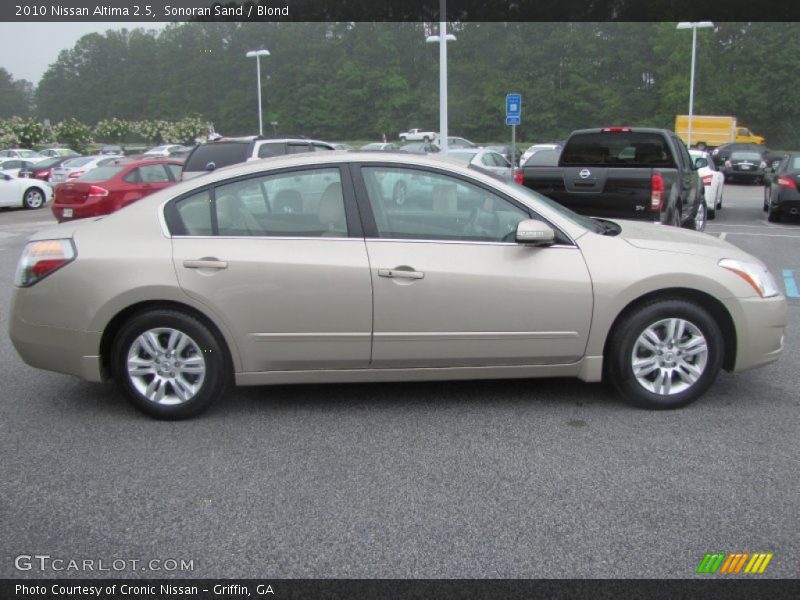 Sonoran Sand / Blond 2010 Nissan Altima 2.5