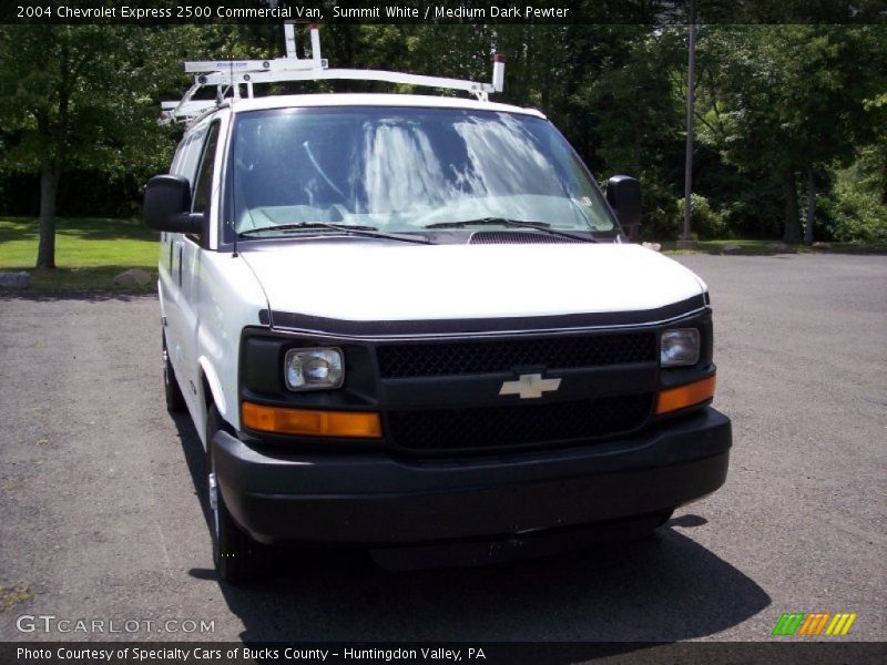 Summit White / Medium Dark Pewter 2004 Chevrolet Express 2500 Commercial Van