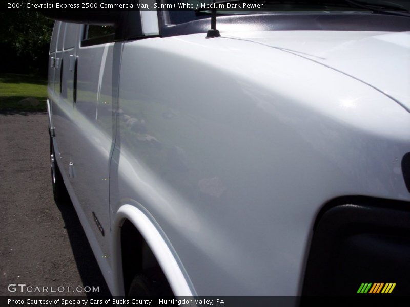 Summit White / Medium Dark Pewter 2004 Chevrolet Express 2500 Commercial Van