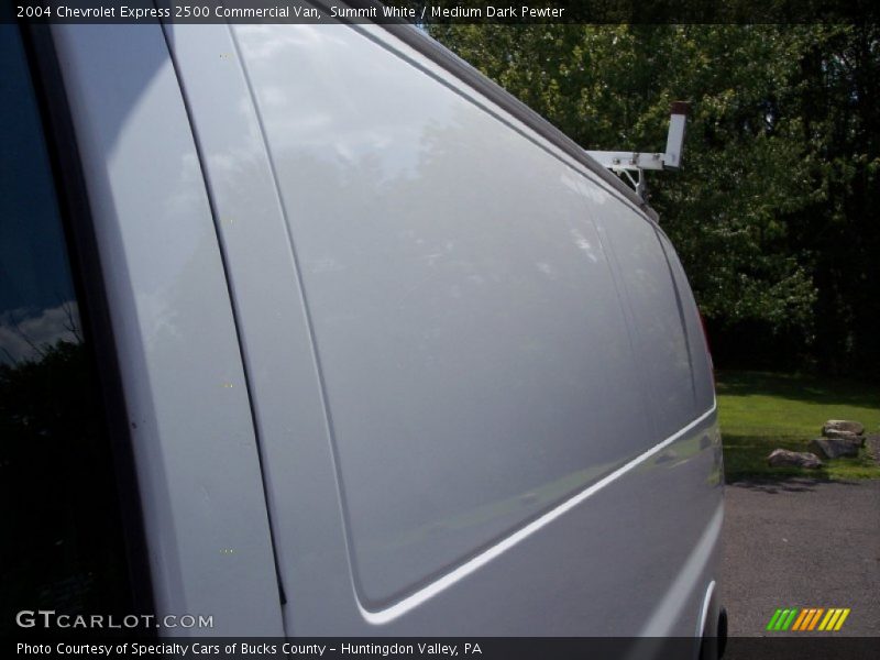 Summit White / Medium Dark Pewter 2004 Chevrolet Express 2500 Commercial Van