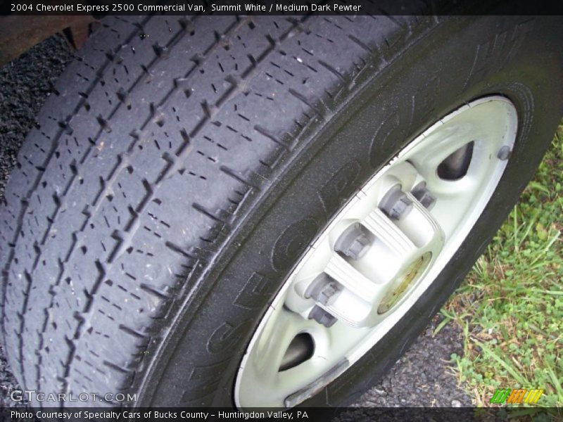 Summit White / Medium Dark Pewter 2004 Chevrolet Express 2500 Commercial Van
