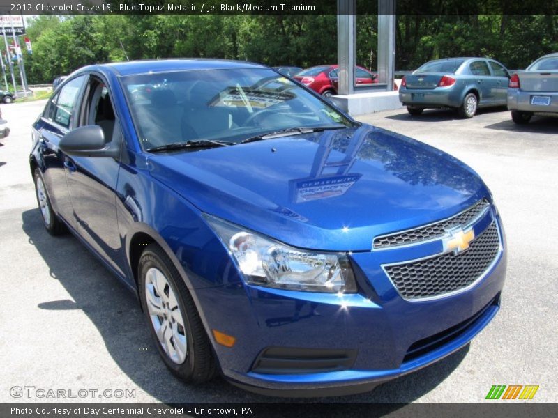 Front 3/4 View of 2012 Cruze LS