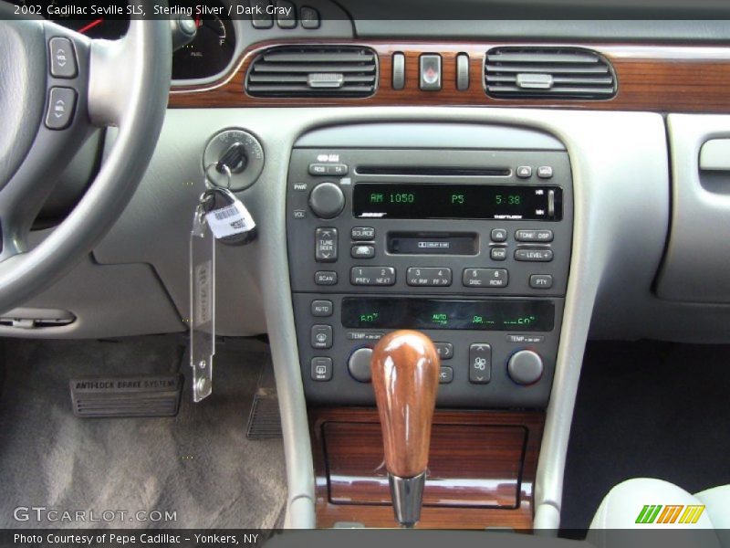 Sterling Silver / Dark Gray 2002 Cadillac Seville SLS