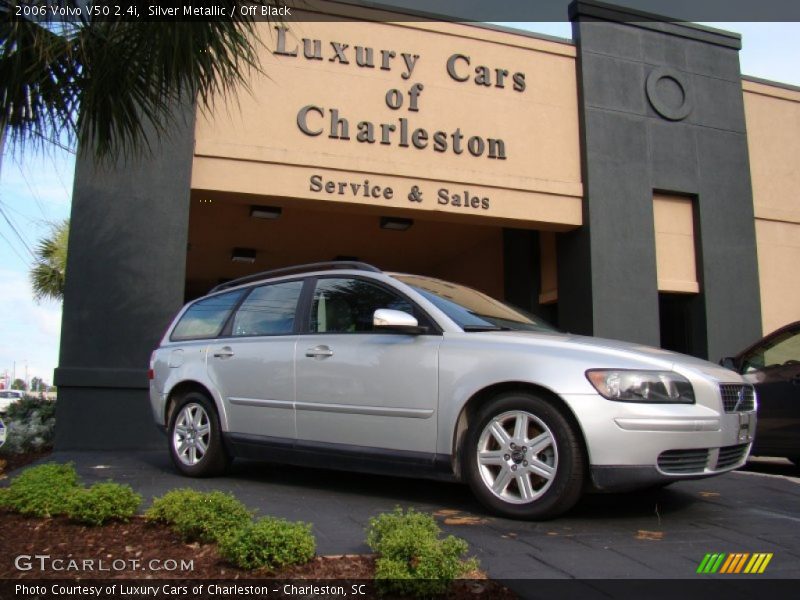 Silver Metallic / Off Black 2006 Volvo V50 2.4i