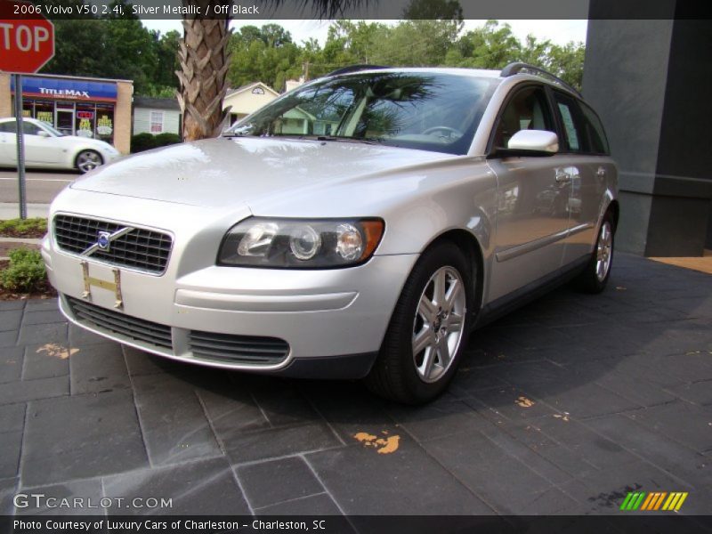 Silver Metallic / Off Black 2006 Volvo V50 2.4i