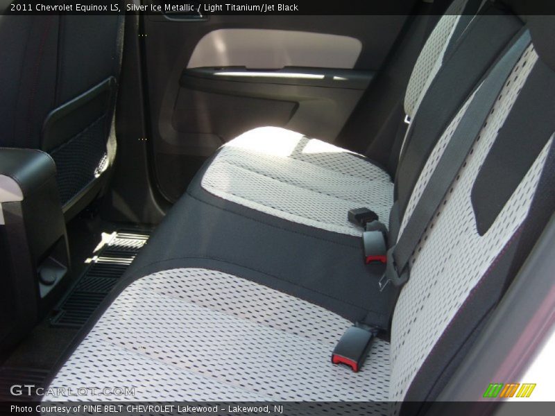 Silver Ice Metallic / Light Titanium/Jet Black 2011 Chevrolet Equinox LS