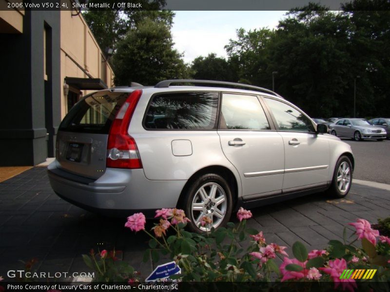 Silver Metallic / Off Black 2006 Volvo V50 2.4i