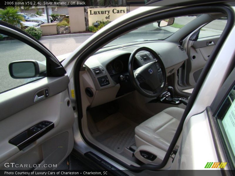 Silver Metallic / Off Black 2006 Volvo V50 2.4i